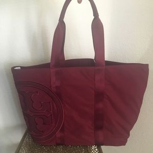 🍭 NEW - Tory Burch X-Large Nylon Tote 🍭